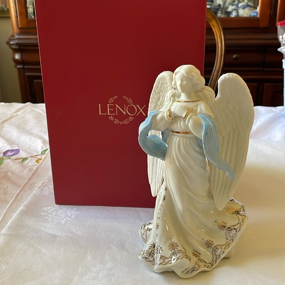 Lenox First Blessing Nativity Angel of Hope porcelain with box - Picture 2 of 8